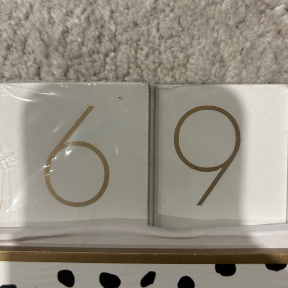 Wooden desk calendar - Picture 4 of 6